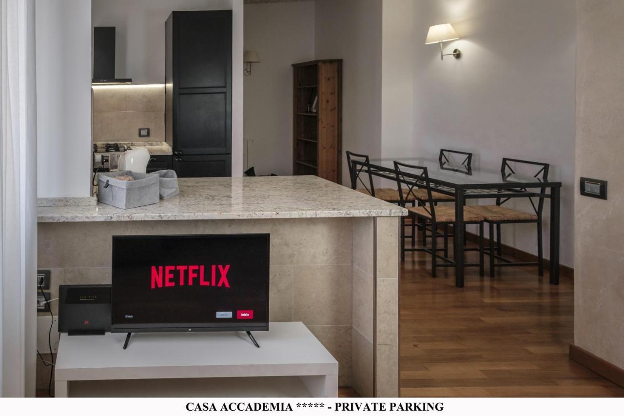 Elegante Casa Accademia ***** - Private Parking Apartment Livorno Bagian luar foto