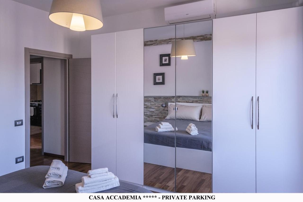 Elegante Casa Accademia ***** - Private Parking Apartment Livorno Bagian luar foto