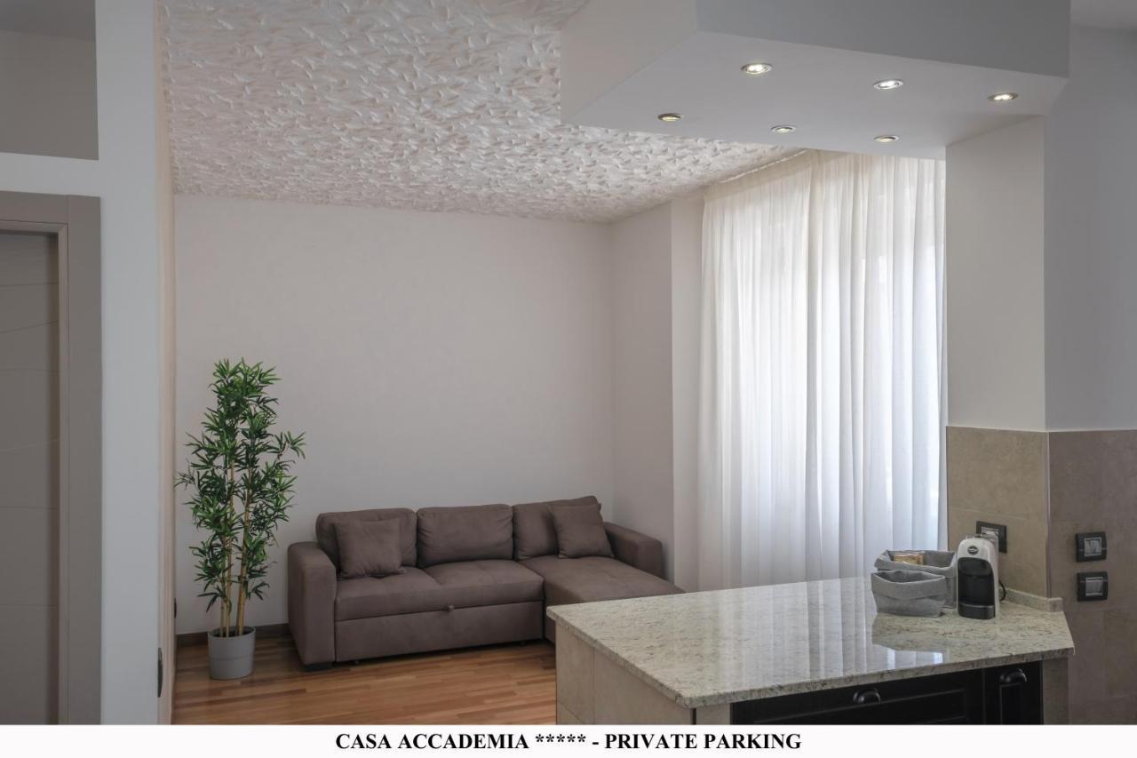 Elegante Casa Accademia ***** - Private Parking Apartment Livorno Bagian luar foto