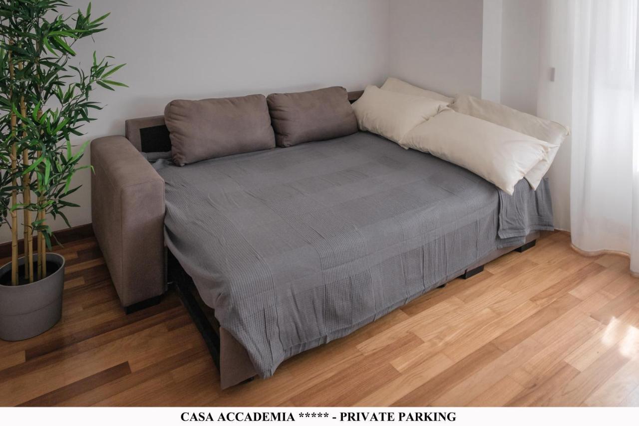Elegante Casa Accademia ***** - Private Parking Apartment Livorno Bagian luar foto