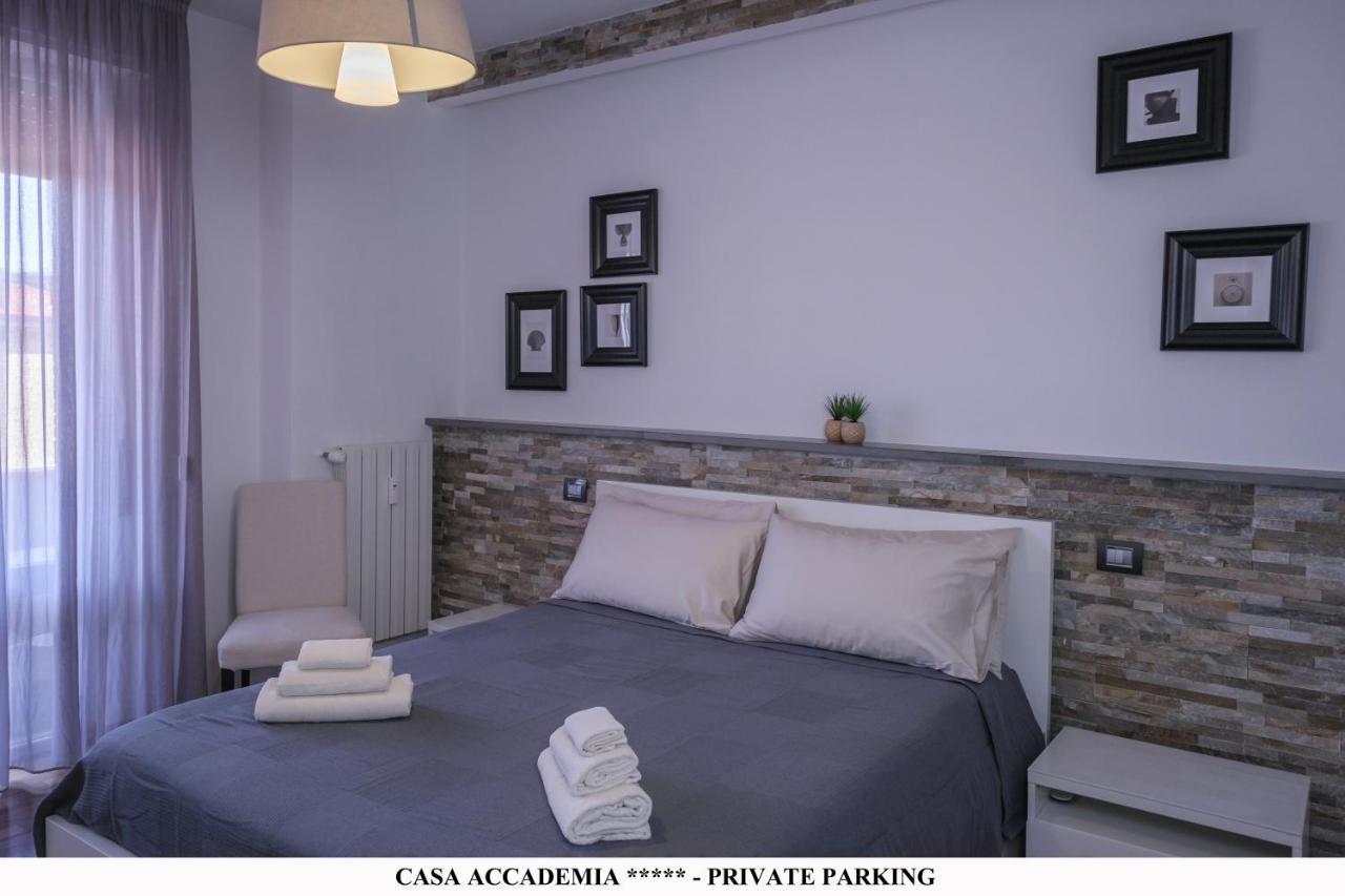 Elegante Casa Accademia ***** - Private Parking Apartment Livorno Bagian luar foto