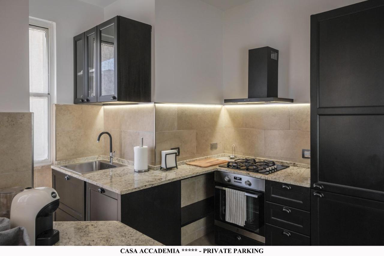Elegante Casa Accademia ***** - Private Parking Apartment Livorno Bagian luar foto